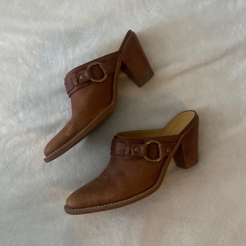 Gianna bini size 7 1/2 medium, small brown high heels